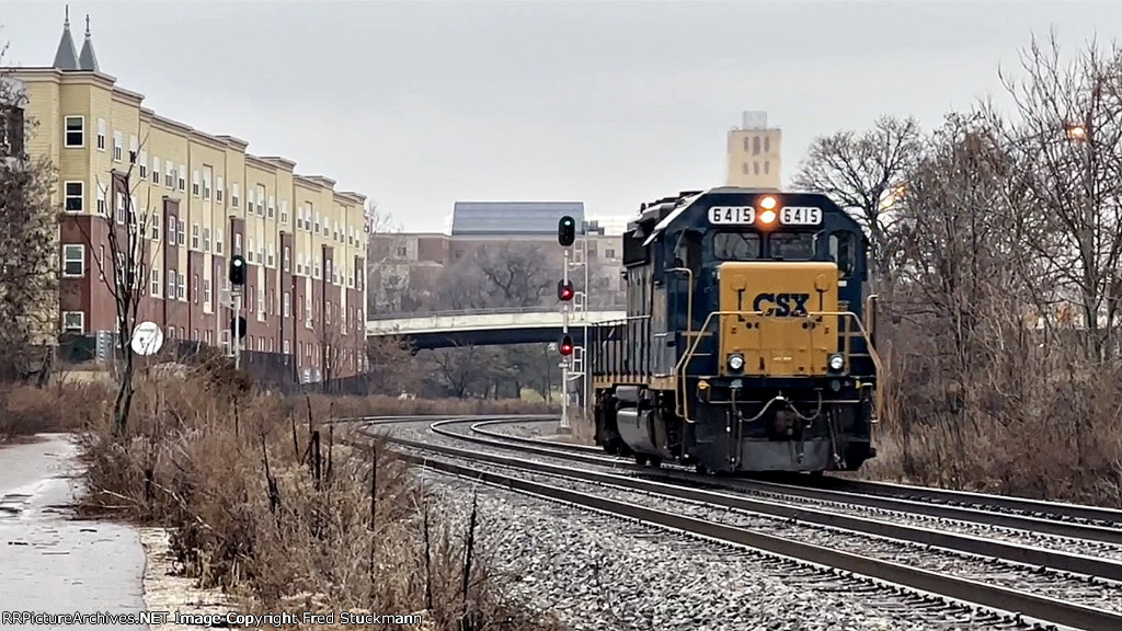 CSX 6415 east on 2 clear block at Exchange St.